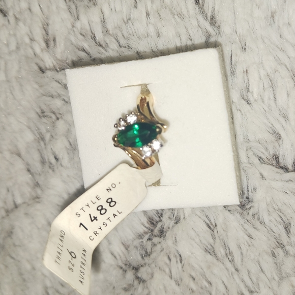 Pretty ring - Picture 5 of 5